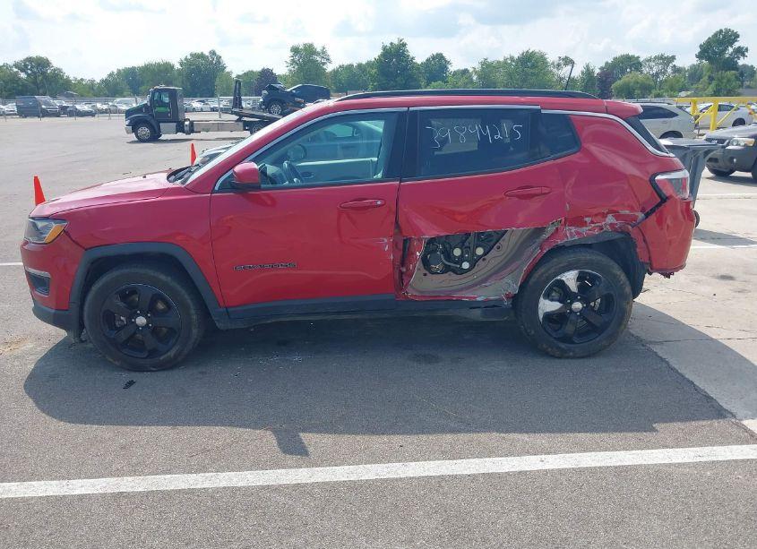 Photo 15 of 2019 Jeep Compass LATITUDE FWD (VIN 3C4NJCBBXKT843857)