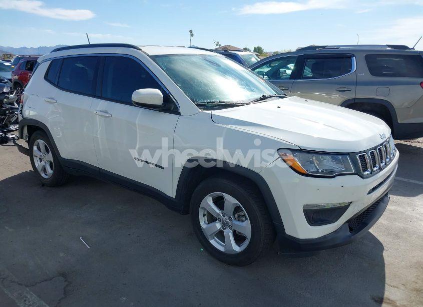 2021 Jeep Compass LATITUDE FWD (VIN 3C4NJCBBXMT581213) main photo