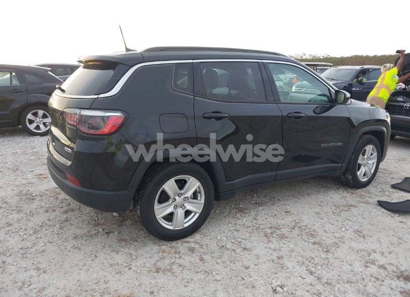 Photo 4 of 2022 Jeep Compass LATITUDE FWD (VIN 3C4NJCBBXNT155765)