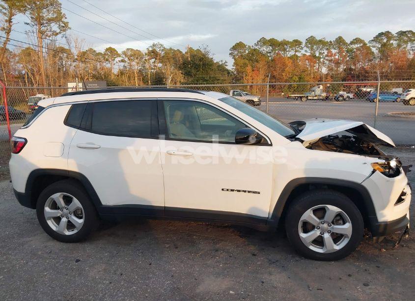 Photo 14 of 2022 Jeep Compass LATITUDE FWD (VIN 3C4NJCBBXNT177846)
