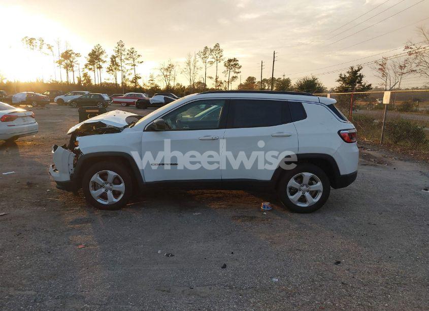Photo 15 of 2022 Jeep Compass LATITUDE FWD (VIN 3C4NJCBBXNT177846)