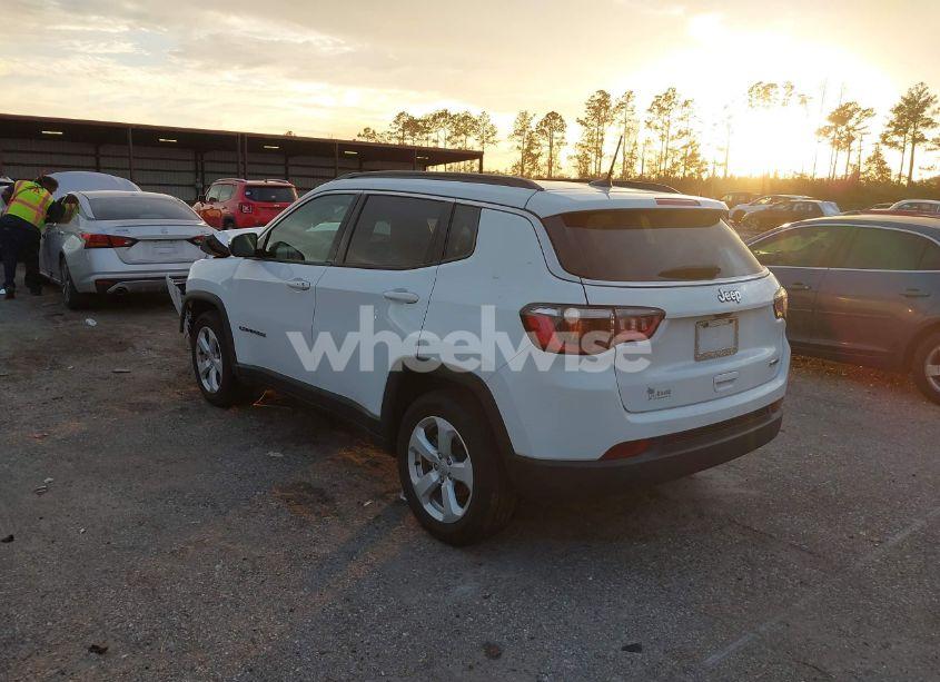 Photo 3 of 2022 Jeep Compass LATITUDE FWD (VIN 3C4NJCBBXNT177846)