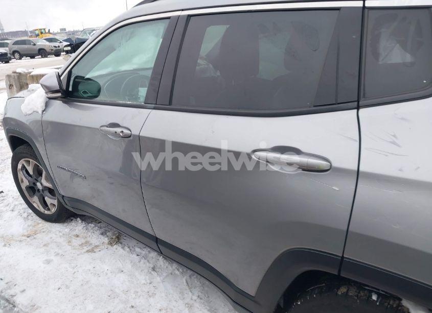 Photo 14 of 2019 Jeep Compass LIMITED FWD (VIN 3C4NJCCB0KT819355)