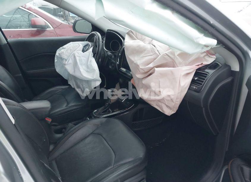 Photo 5 of 2019 Jeep Compass LIMITED FWD (VIN 3C4NJCCB0KT819355)