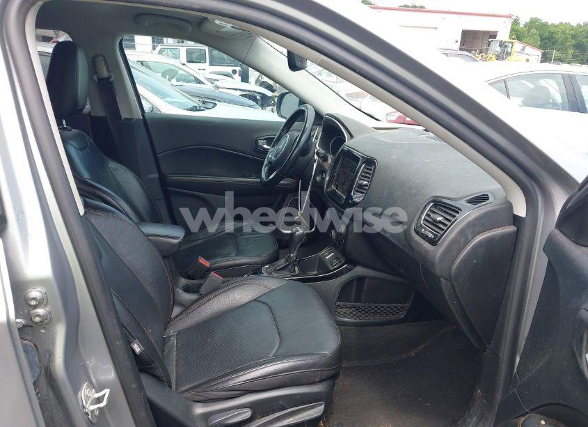 Photo 5 of 2021 Jeep Compass LIMITED FWD (VIN 3C4NJCCB0MT573569)