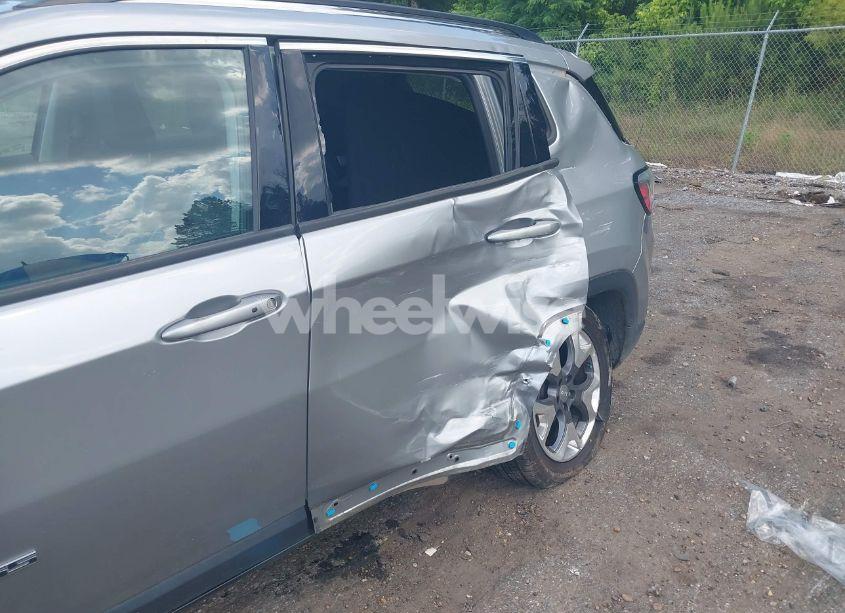 Photo 6 of 2019 Jeep Compass LIMITED FWD (VIN 3C4NJCCB1KT660054)