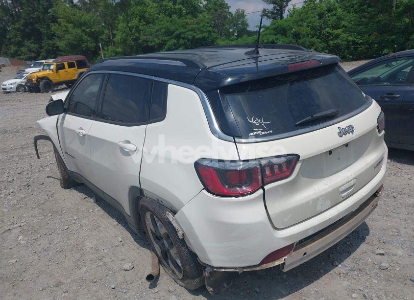 Photo 3 of 2019 Jeep Compass LIMITED FWD (VIN 3C4NJCCB1KT711312)