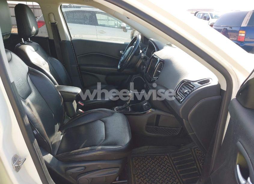 Photo 5 of 2020 Jeep Compass LIMITED FWD (VIN 3C4NJCCB1LT123329)