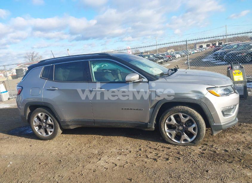 Photo 13 of 2020 Jeep Compass LIMITED FWD (VIN 3C4NJCCB1LT140650)