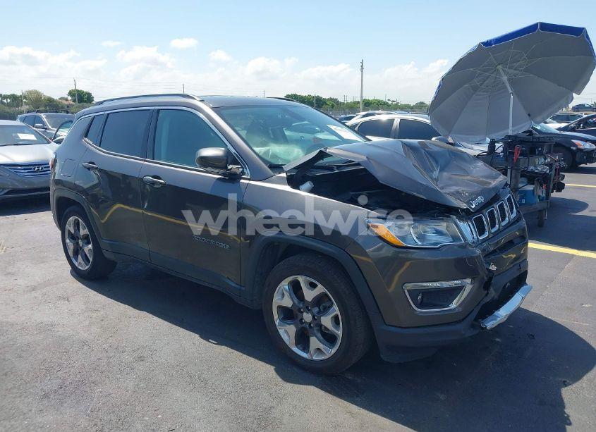 2019 Jeep Compass LIMITED FWD (VIN 3C4NJCCB2KT660077) main photo