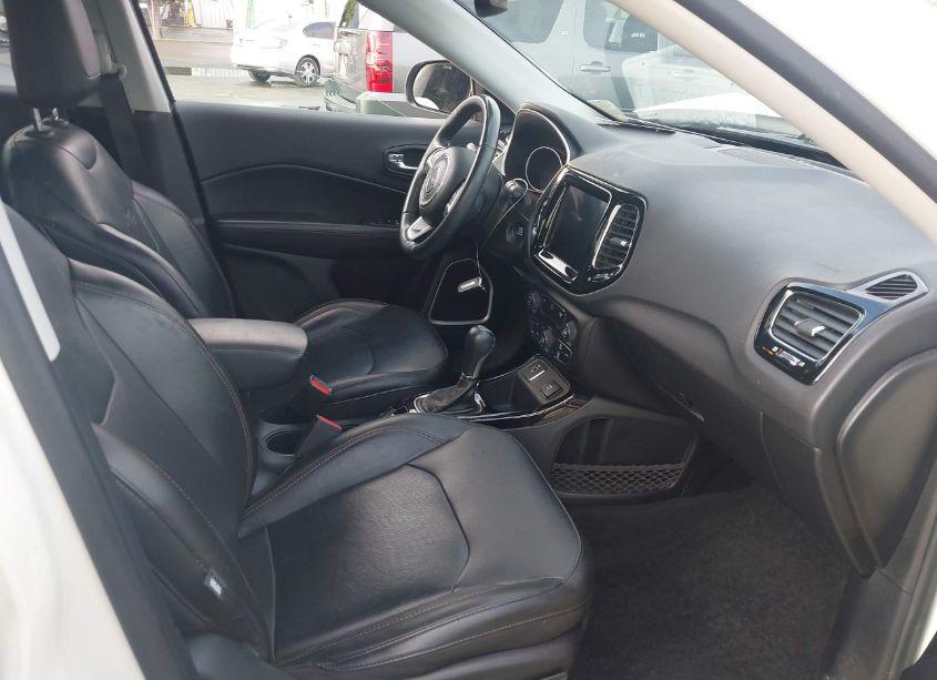 Photo 5 of 2019 Jeep Compass LIMITED FWD (VIN 3C4NJCCB2KT777853)