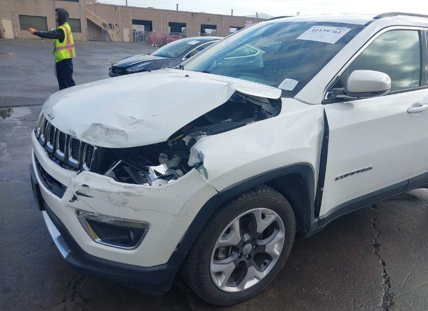 Photo 6 of 2019 Jeep Compass LIMITED FWD (VIN 3C4NJCCB2KT777853)
