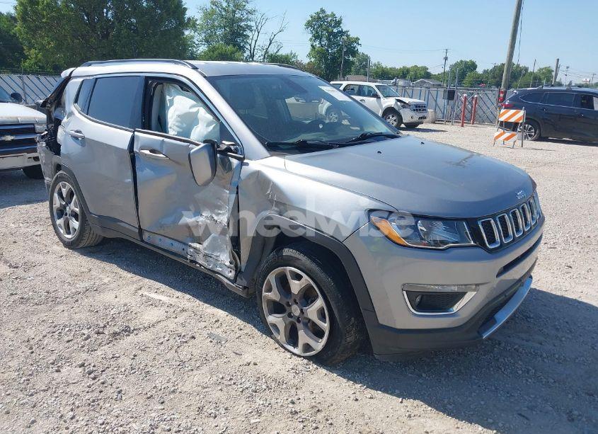 2020 Jeep Compass LIMITED FWD (VIN 3C4NJCCB2LT179702) main photo