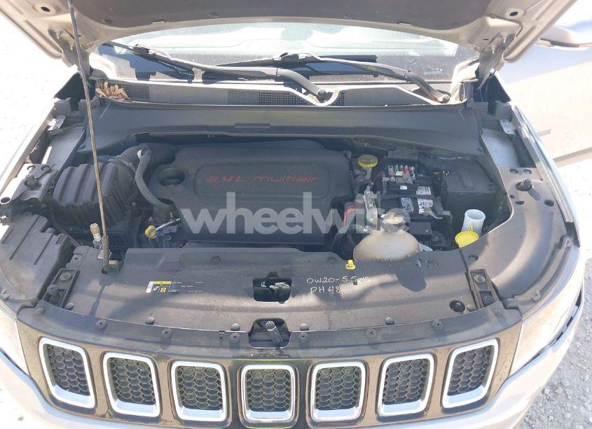 Photo 10 of 2020 Jeep Compass LIMITED FWD (VIN 3C4NJCCB2LT179702)