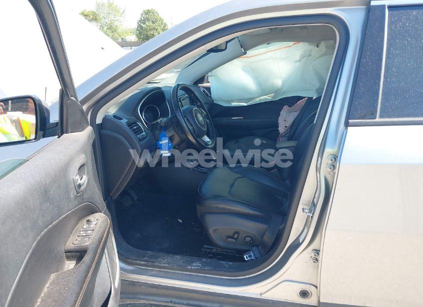 Photo 5 of 2020 Jeep Compass LIMITED FWD (VIN 3C4NJCCB2LT179702)