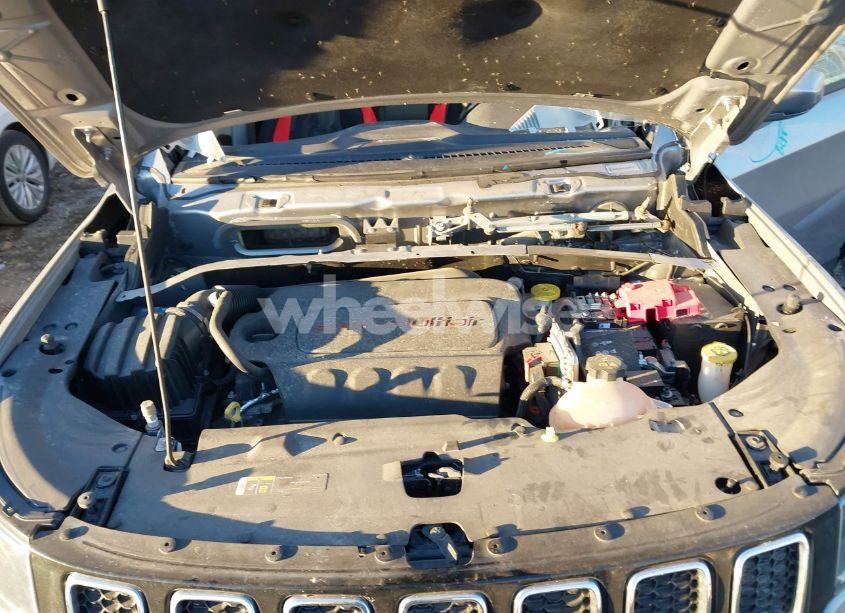 Photo 10 of 2020 Jeep Compass LIMITED FWD (VIN 3C4NJCCB3LT150578)