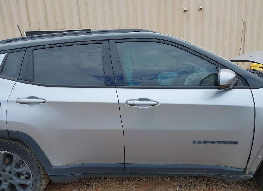 Photo 13 of 2019 Jeep Compass HIGH ALTITUDE FWD (VIN 3C4NJCCB4KT667564)