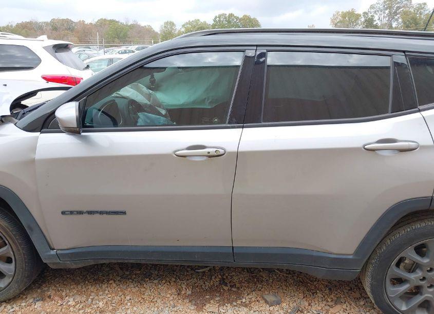 Photo 14 of 2019 Jeep Compass HIGH ALTITUDE FWD (VIN 3C4NJCCB4KT667564)