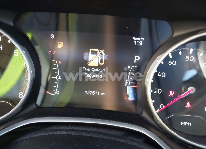 Photo 15 of 2018 Jeep Compass LIMITED FWD (VIN 3C4NJCCB5JT411173)