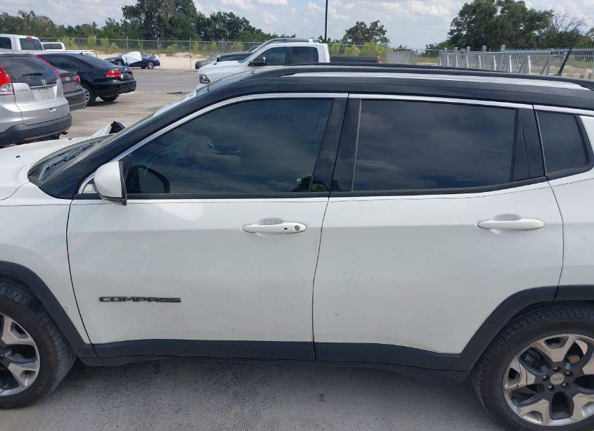 Photo 14 of 2018 Jeep Compass LIMITED FWD (VIN 3C4NJCCB6JT181515)