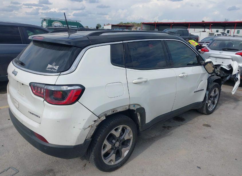 Photo 4 of 2018 Jeep Compass LIMITED FWD (VIN 3C4NJCCB6JT181515)