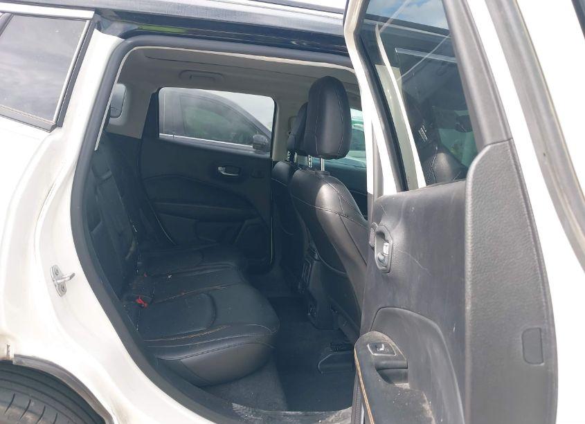 Photo 8 of 2018 Jeep Compass LIMITED FWD (VIN 3C4NJCCB6JT181515)