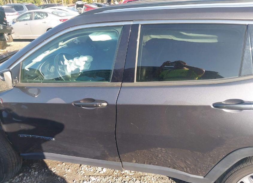 Photo 15 of 2020 Jeep Compass LIMITED FWD (VIN 3C4NJCCB6LT152633)