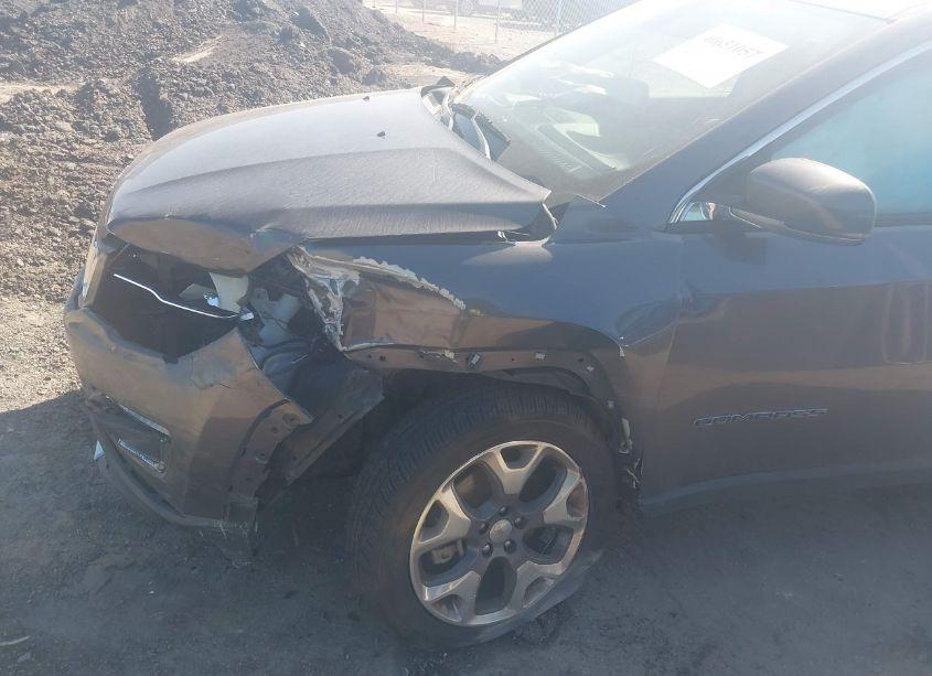 Photo 18 of 2020 Jeep Compass LIMITED FWD (VIN 3C4NJCCB6LT152633)