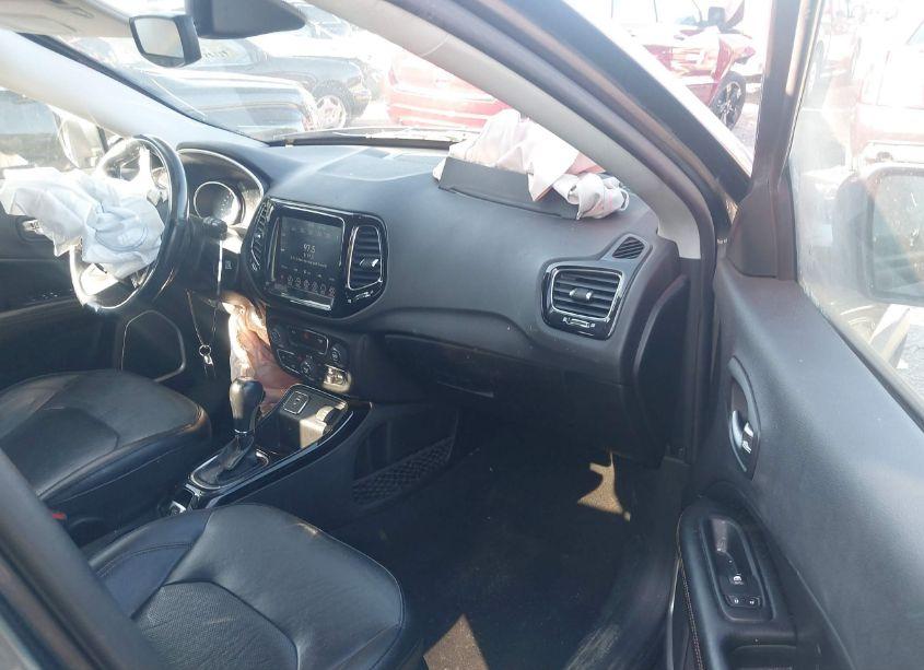 Photo 5 of 2020 Jeep Compass LIMITED FWD (VIN 3C4NJCCB6LT152633)