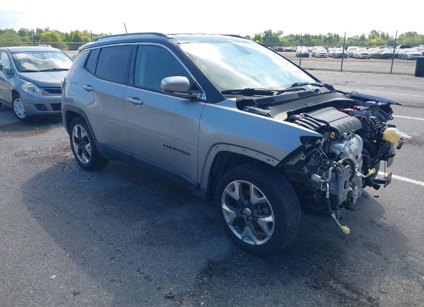 2019 Jeep Compass LIMITED FWD (VIN 3C4NJCCB7KT715302) main photo