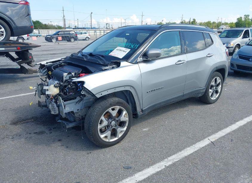Photo 2 of 2019 Jeep Compass LIMITED FWD (VIN 3C4NJCCB7KT715302)