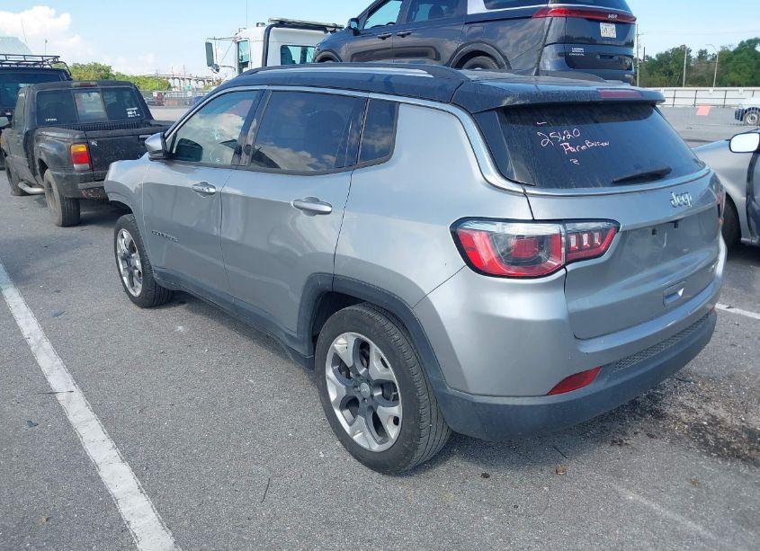 Photo 3 of 2019 Jeep Compass LIMITED FWD (VIN 3C4NJCCB7KT715302)