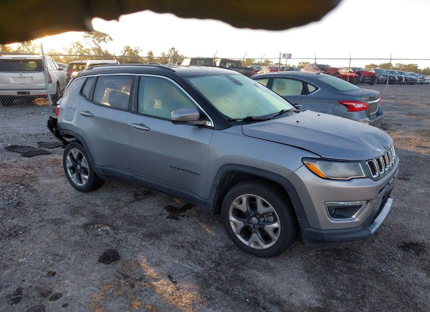 2018 Jeep Compass LIMITED FWD (VIN 3C4NJCCB8JT376029) main photo