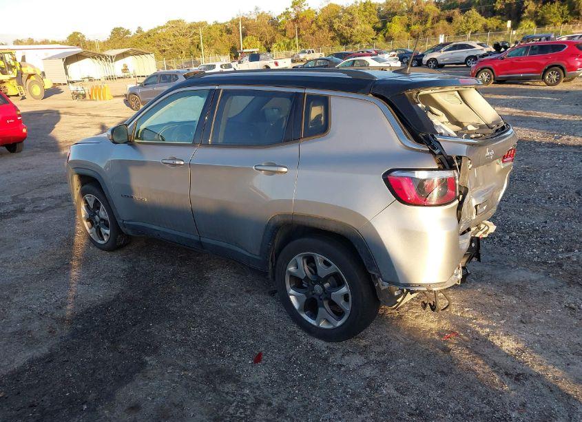 Photo 3 of 2018 Jeep Compass LIMITED FWD (VIN 3C4NJCCB8JT376029)