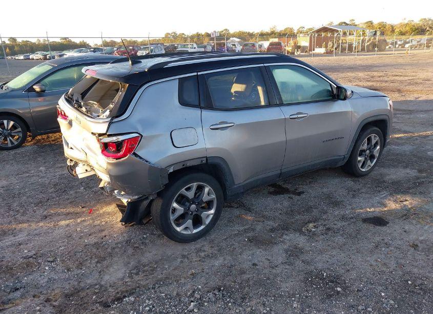 Photo 4 of 2018 Jeep Compass LIMITED FWD (VIN 3C4NJCCB8JT376029)