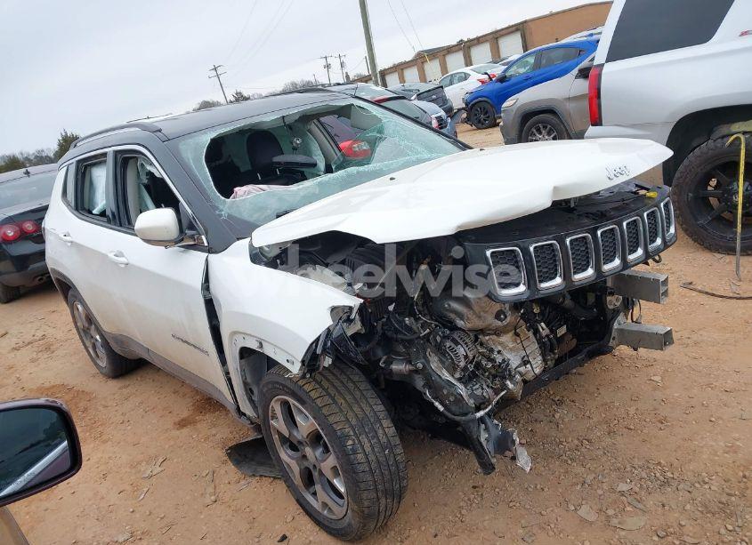 2020 Jeep Compass LIMITED FWD (VIN 3C4NJCCB8LT114725) main photo
