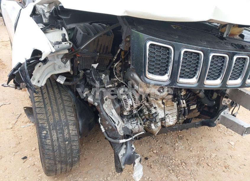 Photo 6 of 2020 Jeep Compass LIMITED FWD (VIN 3C4NJCCB8LT114725)