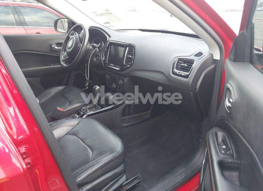 Photo 5 of 2019 Jeep Compass LIMITED FWD (VIN 3C4NJCCB9KT793600)