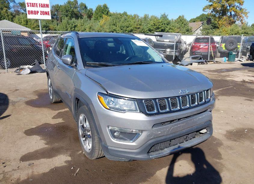 2020 Jeep Compass LIMITED FWD (VIN 3C4NJCCB9LT114412) main photo