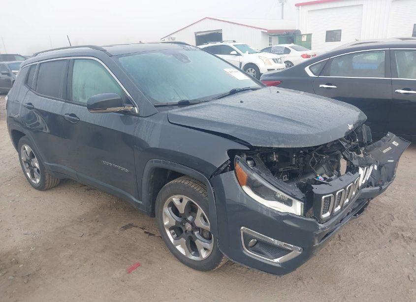 2018 Jeep Compass LIMITED FWD (VIN 3C4NJCCBXJT358633) main photo