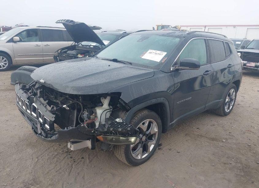 Photo 2 of 2018 Jeep Compass LIMITED FWD (VIN 3C4NJCCBXJT358633)