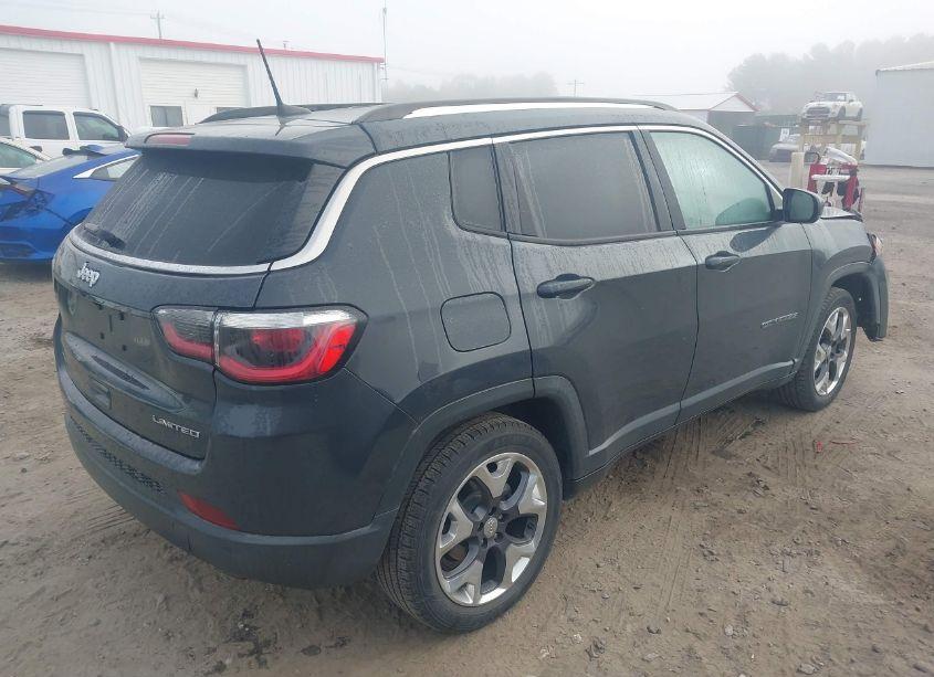 Photo 4 of 2018 Jeep Compass LIMITED FWD (VIN 3C4NJCCBXJT358633)