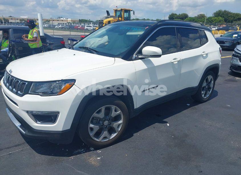 Photo 2 of 2019 Jeep Compass LIMITED FWD (VIN 3C4NJCCBXKT725774)