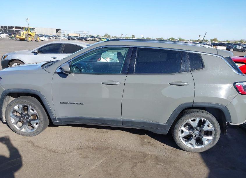 Photo 15 of 2019 Jeep Compass LIMITED FWD (VIN 3C4NJCCBXKT772688)