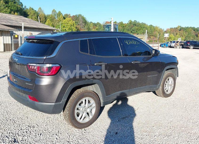 Photo 4 of 2019 Jeep Compass SPORT 4X4 (VIN 3C4NJDAB0KT628477)