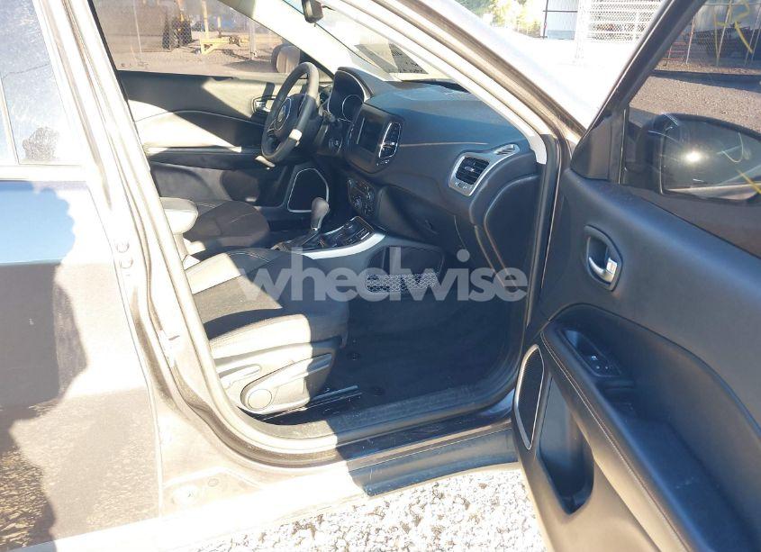 Photo 5 of 2019 Jeep Compass SPORT 4X4 (VIN 3C4NJDAB0KT628477)