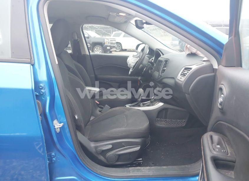 Photo 5 of 2020 Jeep Compass SPORT 4X4 (VIN 3C4NJDAB0LT142611)