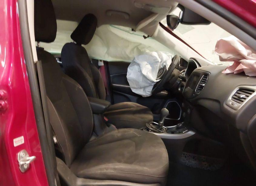 Photo 5 of 2018 Jeep Compass SPORT 4X4 (VIN 3C4NJDAB1JT399628)