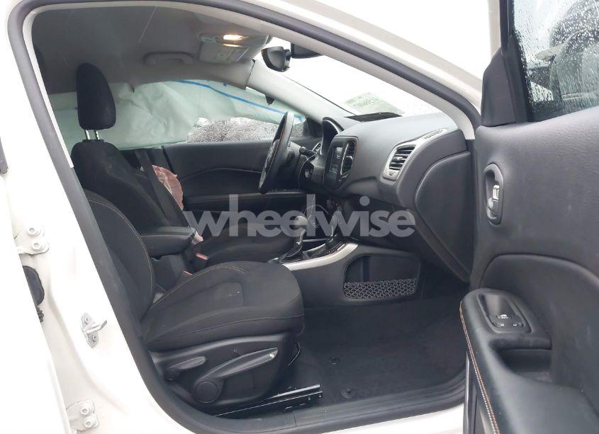 Photo 5 of 2018 Jeep Compass SPORT 4X4 (VIN 3C4NJDAB2JT146754)