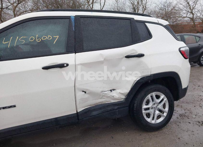 Photo 6 of 2018 Jeep Compass SPORT 4X4 (VIN 3C4NJDAB2JT146754)